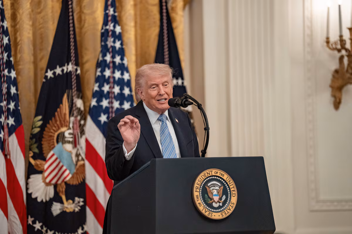 Trump arremete contra el Papa: “Amenaza a miles de católicos”