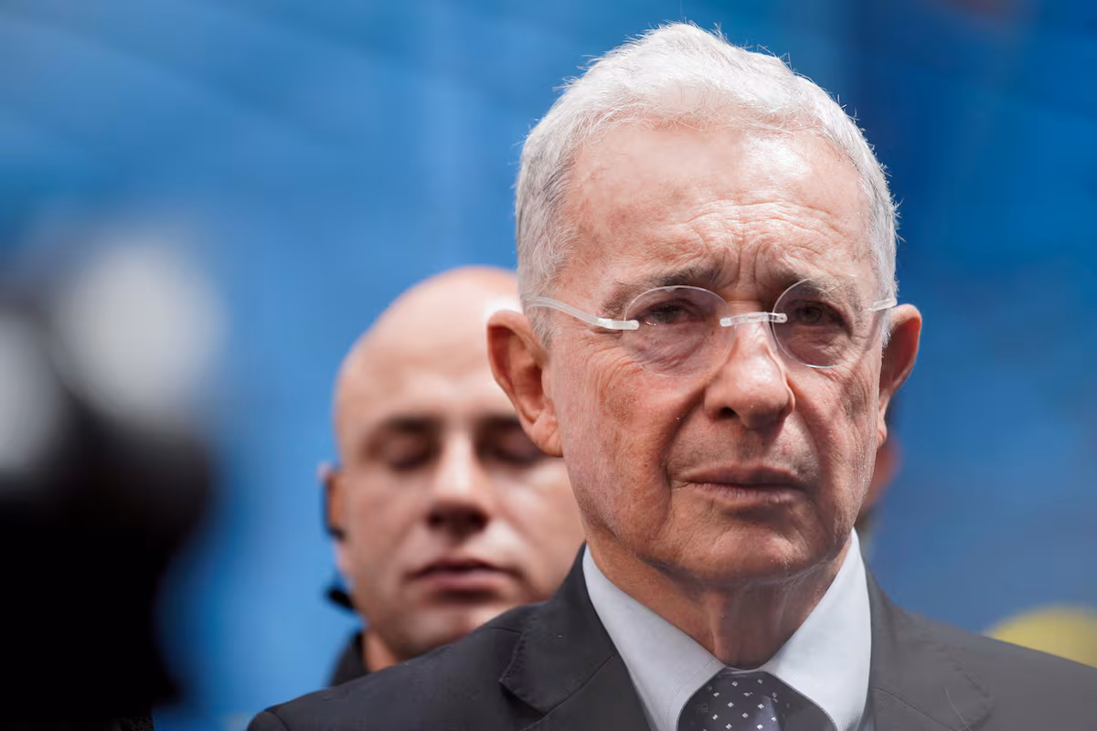 Fiscalía investiga a Álvaro Uribe por masacres del Aro y la Granja
