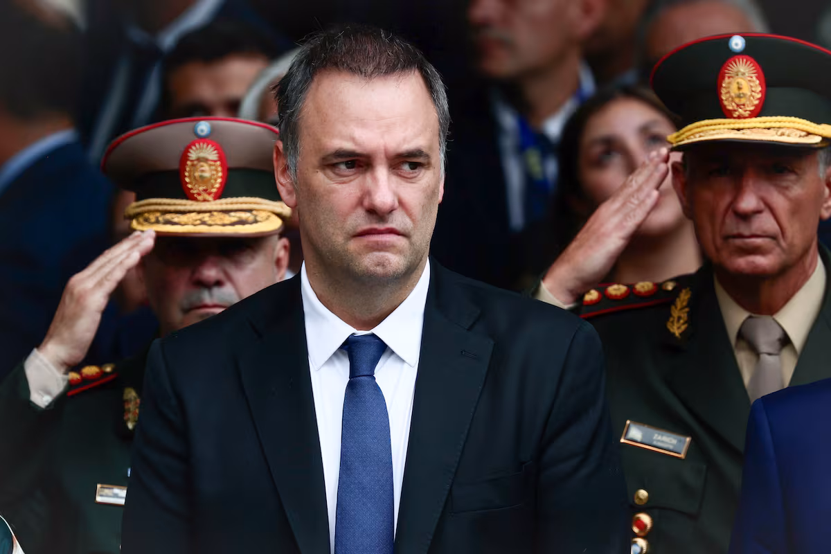 Manuel Adorni dimite como jefe de Gabinete de Milei tras escándalo de corrupción