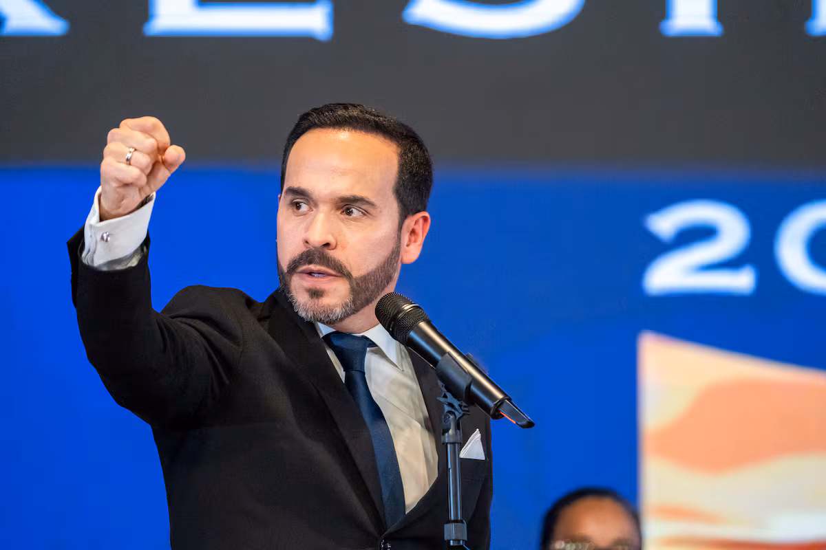 De la Espriella Refuerza su Mandato con Control Estricto de Comunicaciones Oficiales